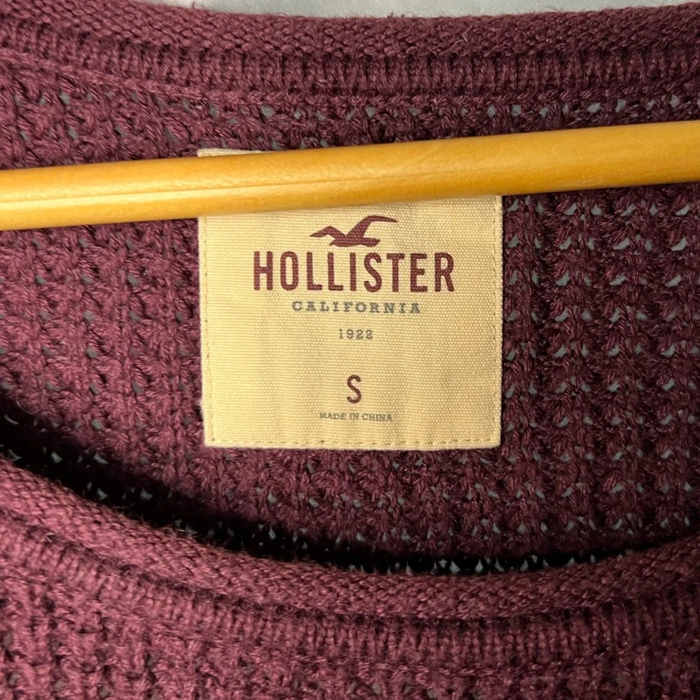 Hollister Burgundy & White Striped Long Sleeve Sweater - size Small - Picture 6 of 9